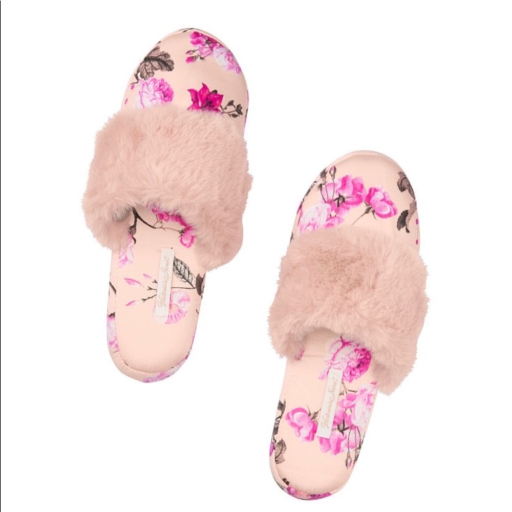🌸VS Signature Satin Slipper